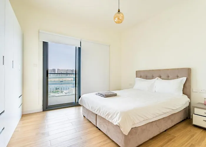 Rahaloft Bliss 2Br Withcity View Etihadairwayscentre