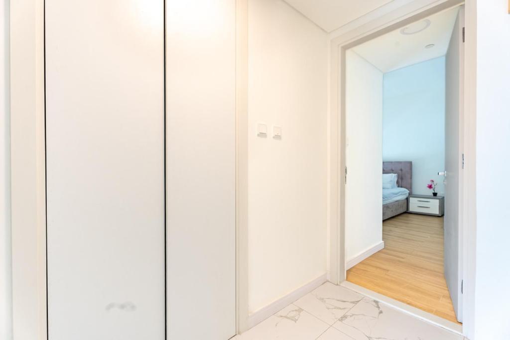 Rahaloft Bliss 2br Withcity View Etihadairwayscentre Apartment *